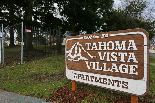 Tahoma Vista Village in Tacoma, WA - Foto de edificio - Building Photo