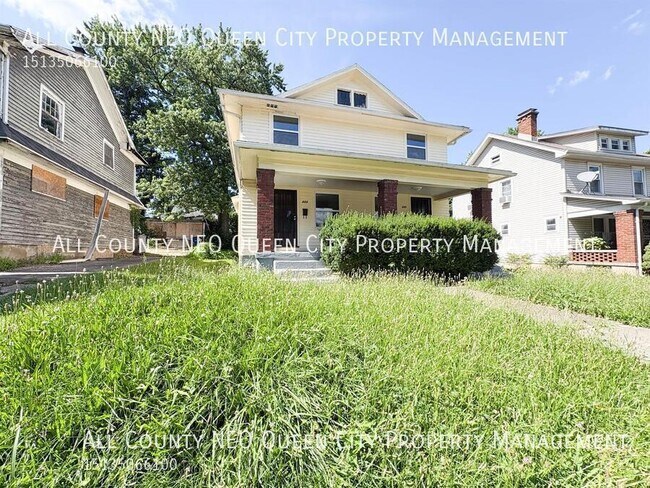 223 W Parkwood Dr in Dayton, OH - Building Photo - Building Photo