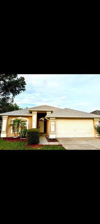 762 Berwick Dr in Davenport, FL - Building Photo