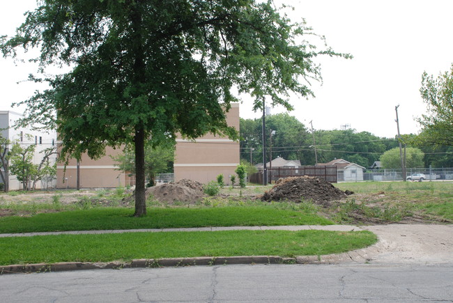 5610 Hudson St in Dallas, TX - Foto de edificio - Building Photo