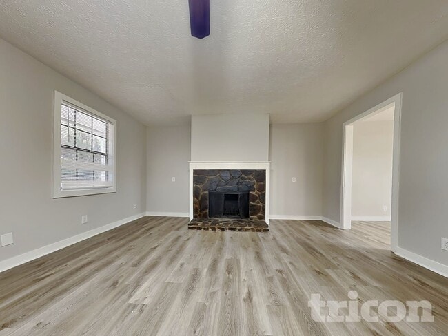 285 Fireside Way in Fairburn, GA - Foto de edificio - Building Photo