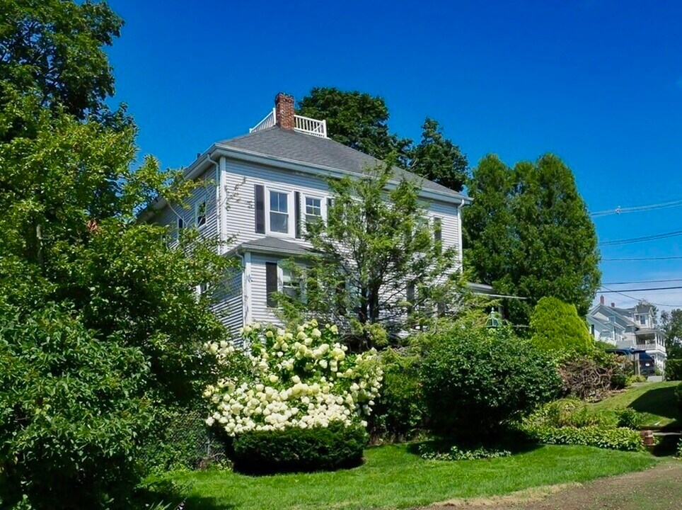 59 Gregory St, Unit 3 in Marblehead, MA - Building Photo