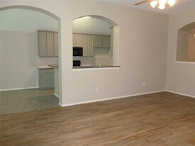 2936 Landing Edge Ln in Dickinson, TX - Building Photo