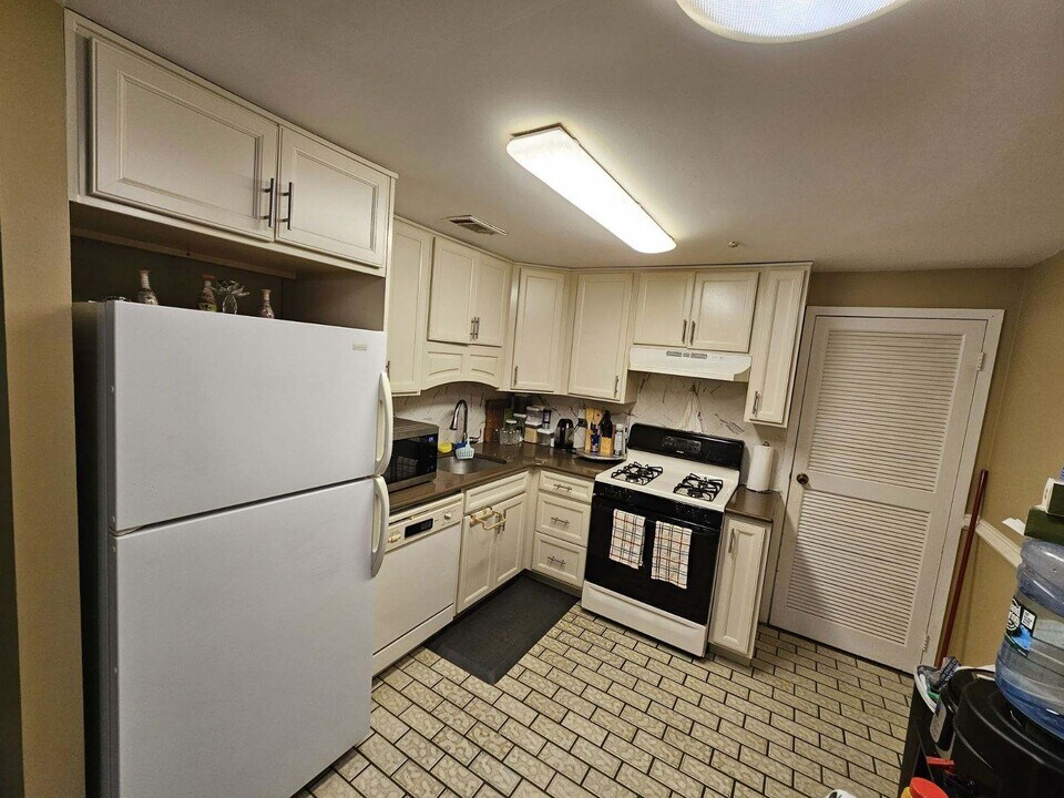 200 Skyline Dr, Unit 200 Skyline Drive in Coram, NY - Foto de edificio