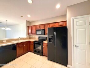 8128 Summerside Cir in Jacksonville, FL - Building Photo - Building Photo