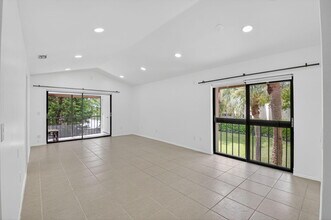 5151 W Club Cir in Boca Raton, FL - Building Photo - Building Photo