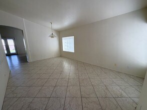 10065 E English Woods Rd in Tucson, AZ - Building Photo - Building Photo