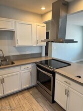 812 Biltmore Dr in Las Vegas, NV - Building Photo - Building Photo