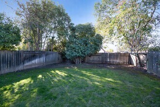 8616-8618 La Riviera Dr in Sacramento, CA - Building Photo - Building Photo