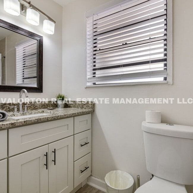 1202 Princeton Rd in Cocoa, FL - Foto de edificio - Building Photo