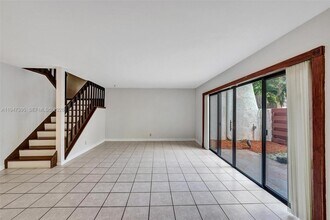 2990 Oaktree Ln in Hollywood, FL - Building Photo - Building Photo