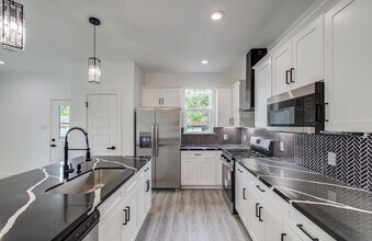 8146 Cabot St in Houston, TX - Building Photo - Building Photo