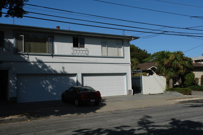 1 Clarendon Rd in Burlingame, CA - Foto de edificio - Building Photo