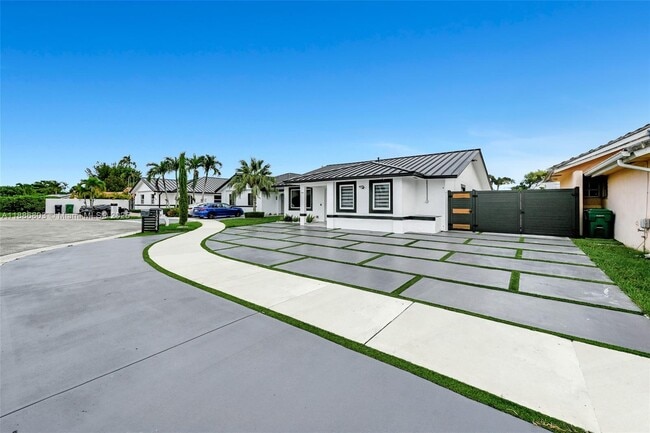 13284 SW 39th St in Miami, FL - Building Photo - Building Photo