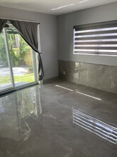 131 SE 2nd Ave in Dania Beach, FL - Building Photo - Building Photo