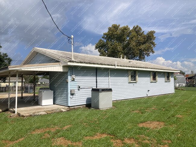 1860 Ridgefield Ave in Thibodaux, LA - Building Photo - Building Photo