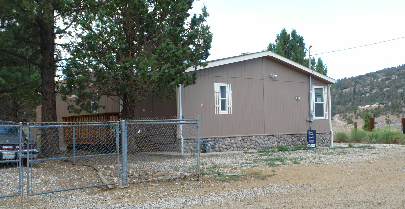 801 C Ln in Big Bear City, CA - Building Photo