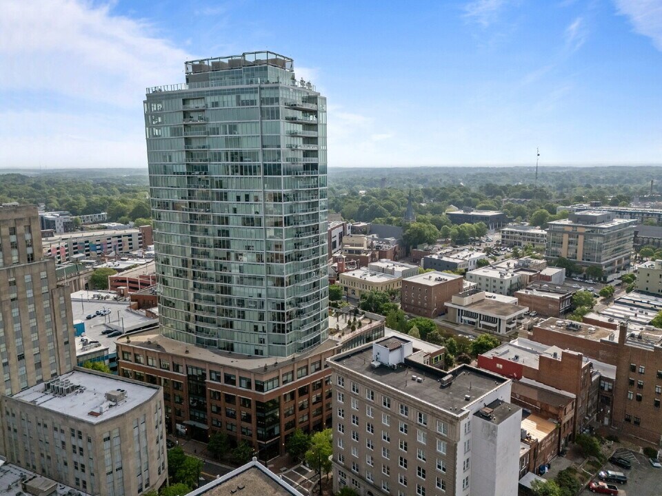 110 Corcoran St in Durham, NC - Building Photo