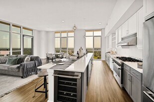 The Ellis in Charlotte, NC - Building Photo