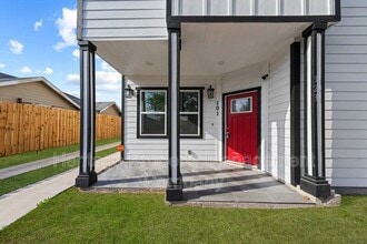 323 Gabriel in San Antonio, TX - Building Photo - Building Photo