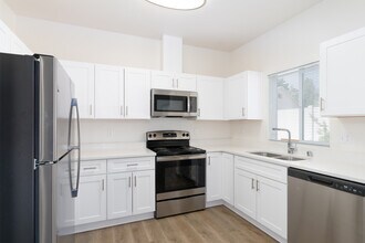 4th Avenue Homes in Spokane Valley, WA - Building Photo - Interior Photo