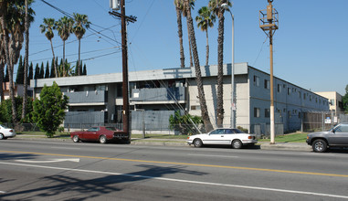 6745 Woodley Ave in Van Nuys, CA - Building Photo - Building Photo