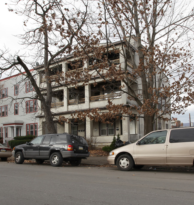 613-615 Madison Ave in Scranton, PA - Foto de edificio - Building Photo