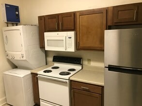 616 John Marshall Dr in Huntington, WV - Foto de edificio - Building Photo