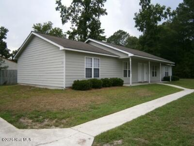 233 Lakewood Dr in Jacksonville, NC - Building Photo
