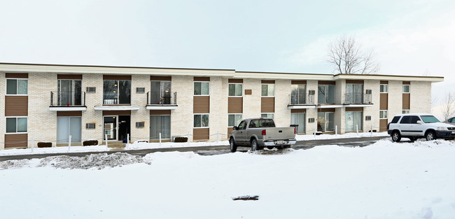 Cambridge On The Lake in Kenosha, WI - Building Photo - Building Photo