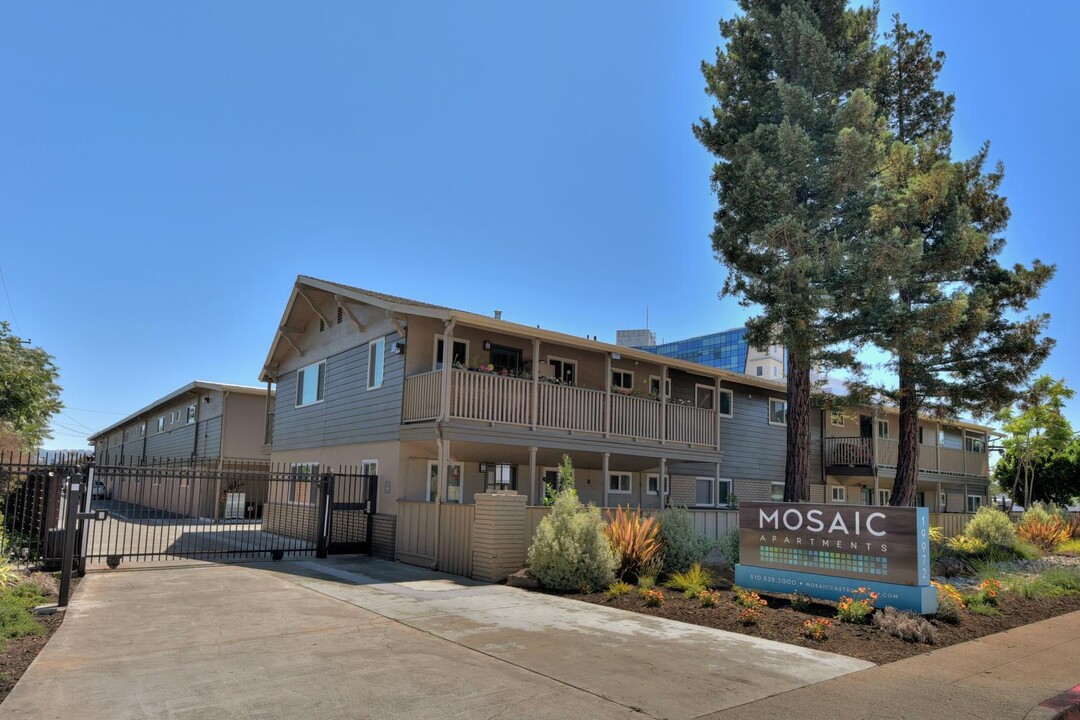 Mosaic Apartments in Castro Valley, CA - Building Photo