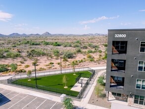 Refinery at Pointe17 in Phoenix, AZ - Foto de edificio - Building Photo