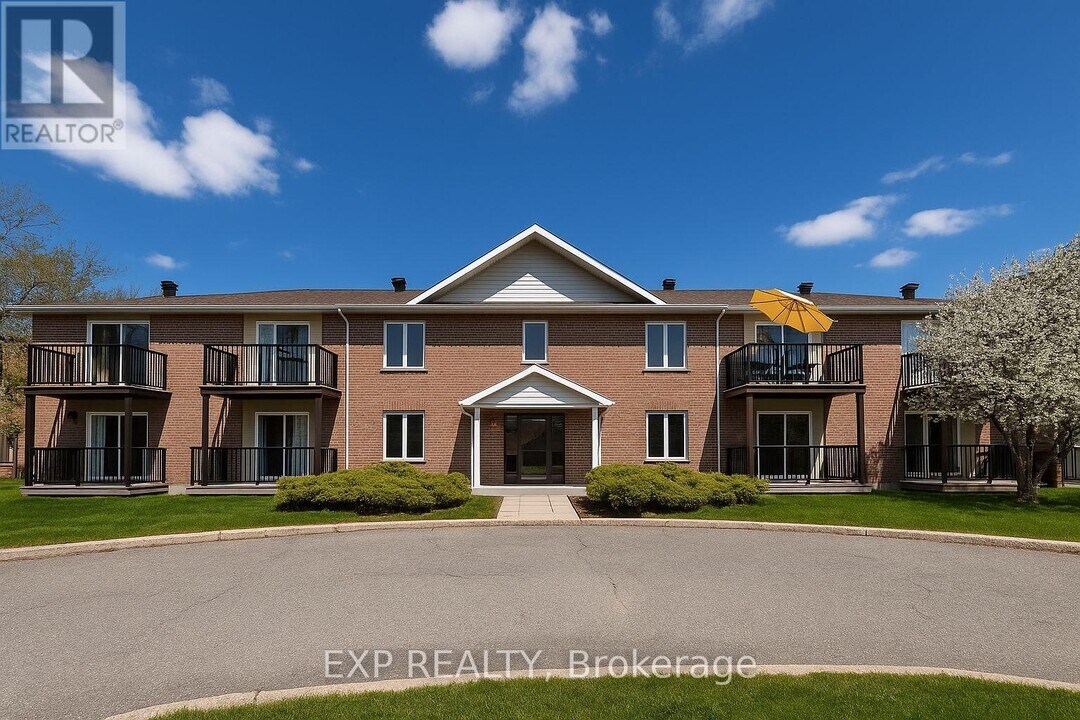 469-469 Church St in Russell, ON - Building Photo