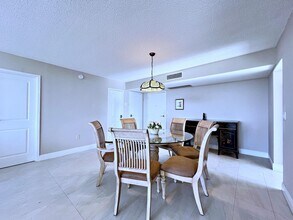 3546 S Ocean Blvd in South Palm Beach, FL - Building Photo - Building Photo