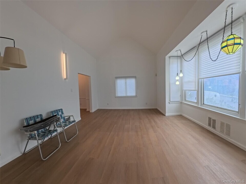 64-59 228th St in Queens, NY - Building Photo