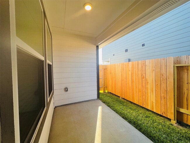 property at 16811 N Marie Vlg Dr