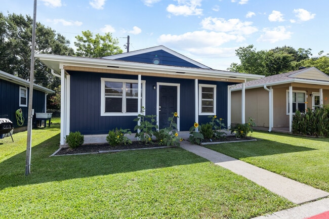 property at 717 Cedar Bayou Rd
