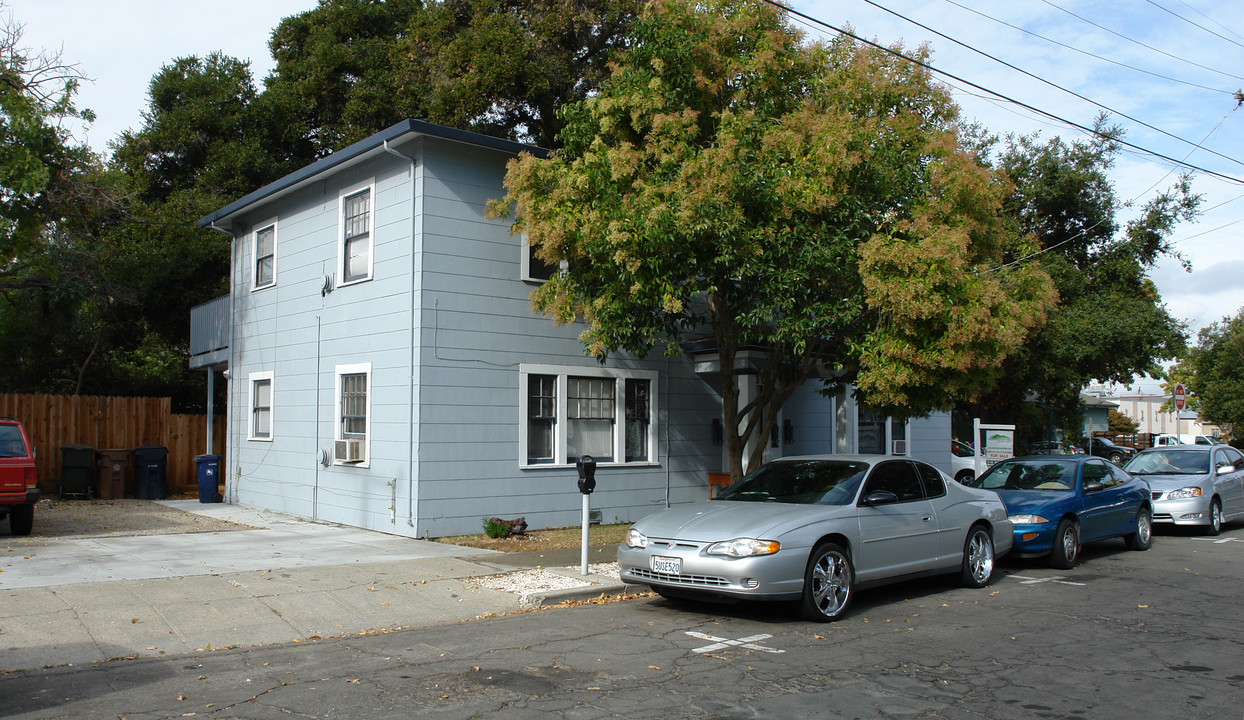 1000 Las Juntas St in Martinez, CA - Building Photo