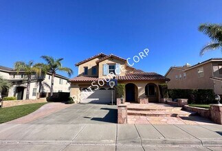28479 Falcon Crest Dr in Santa Clarita, CA - Building Photo - Building Photo