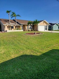 18 Bunker Pl, Unit 10 in Rotonda West, FL - Building Photo - Building Photo