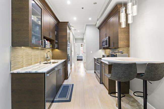 313 Washington St in Hoboken, NJ - Building Photo - Building Photo