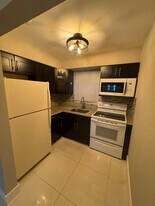 1859 Wiley St in Hollywood, FL - Building Photo