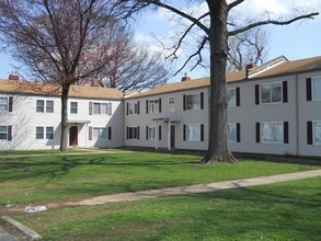 Furlong Apartments in Louisville, KY - Building Photo - Building Photo