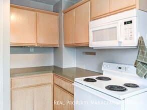 3 Bed House w/ Fenced-In Yard in Sioux Falls, SD - Building Photo - Building Photo