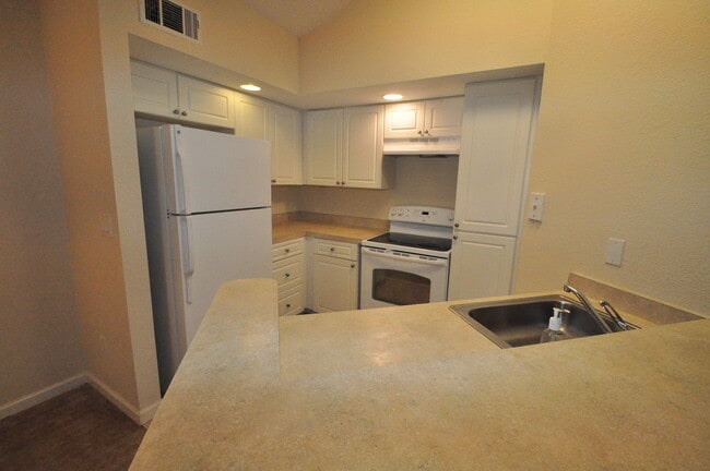 4658 Commander Dr in Orlando, FL - Building Photo - Building Photo