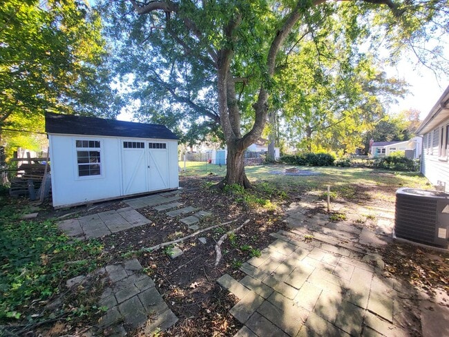 8224 Meadow Creek Rd in Norfolk, VA - Building Photo - Building Photo