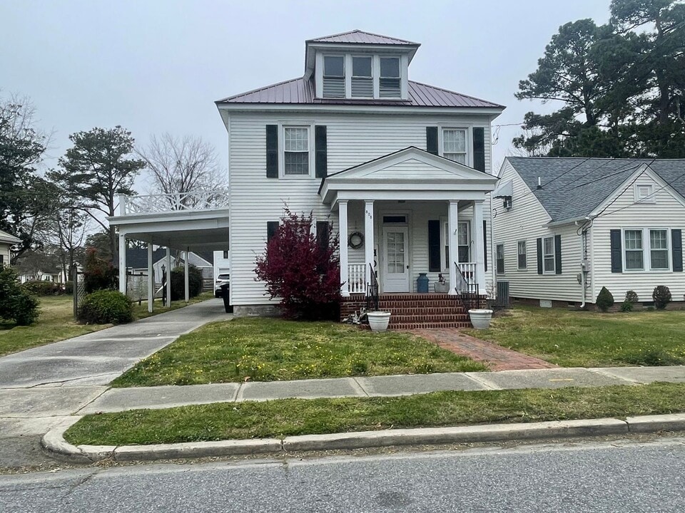 805 Raleigh St in Elizabeth City, NC - Building Photo