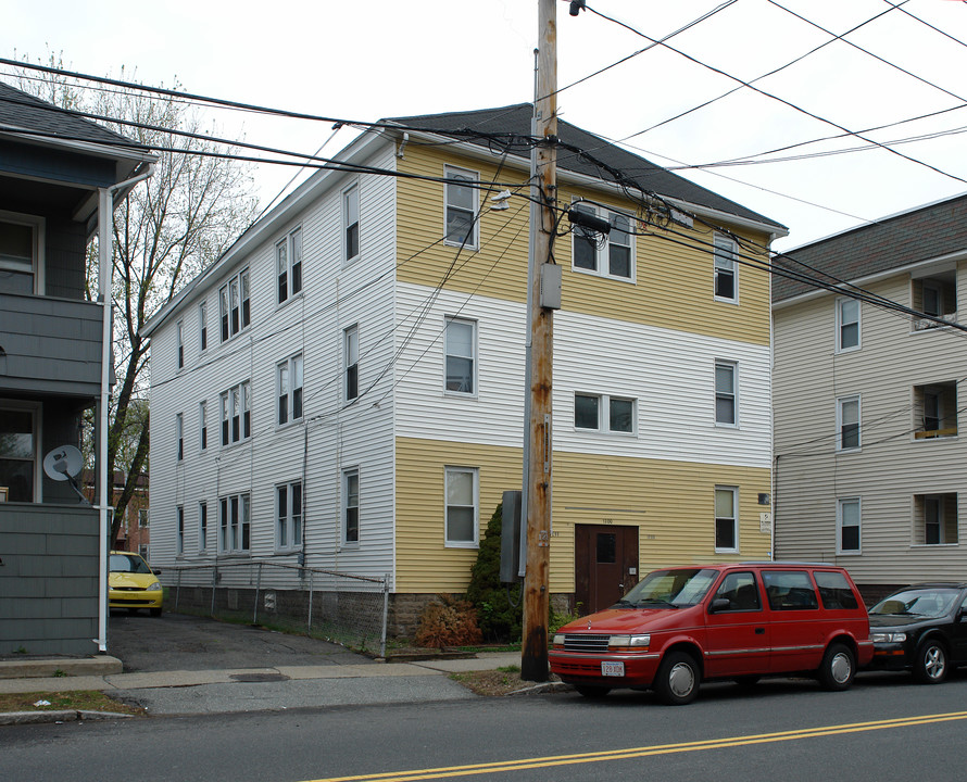 1200 Grattan St in Chicopee, MA - Building Photo