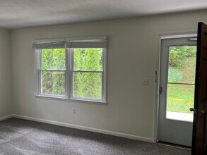 68 Webb Cove Rd, Unit B in Asheville, NC - Building Photo - Building Photo