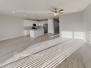 7319 S 23rd Dr in Phoenix, AZ - Foto de edificio - Building Photo